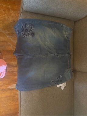 dressbarn Blue Denim Pencil Skirt with Floral Embroidery